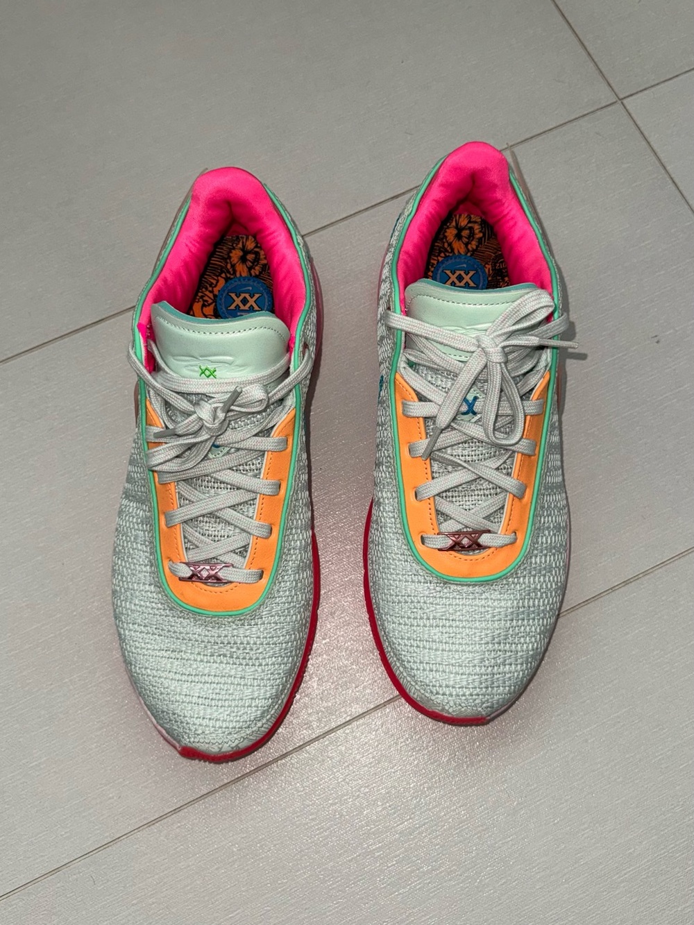 LEBRON NIKES - TIME MACHINE